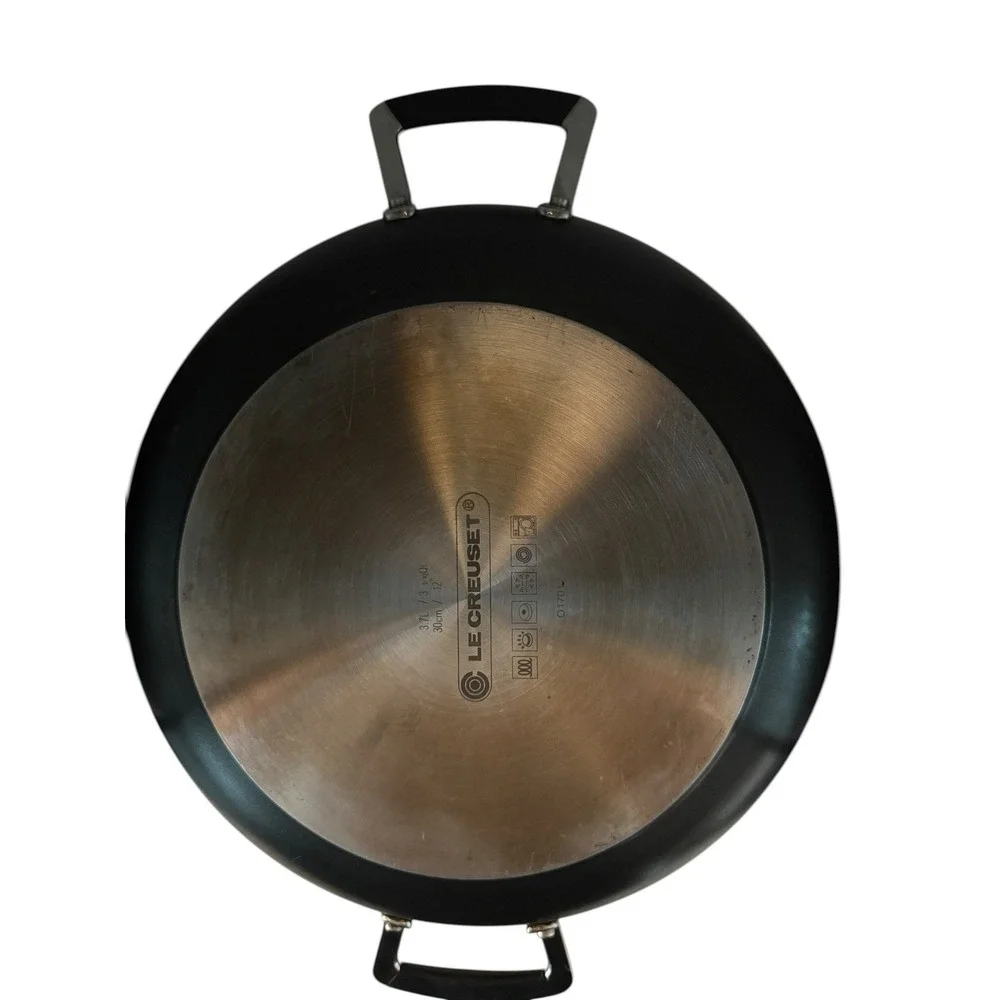 Le Creuset 12" 30cm Nonstick Saute Pan w/ Lid 3.7L Double Handle EUC - Picture 14 of 16